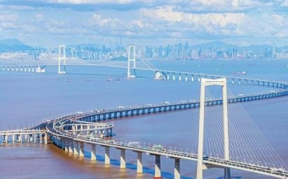 神舟系列飞船叩问苍穹 深中通道踏浪海天