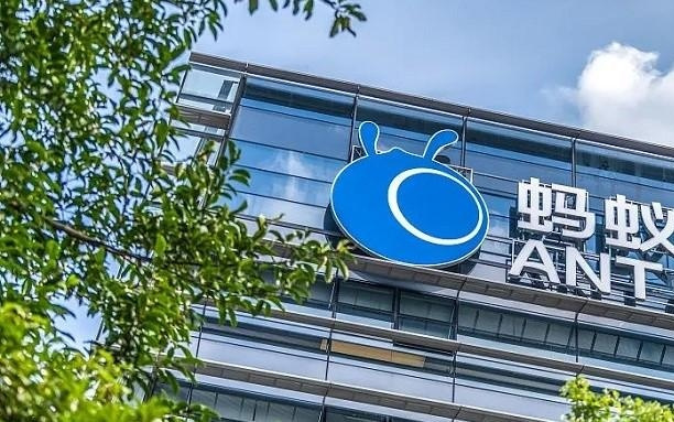 3倍吞吐量、访存减至1/10!蚂蚁甩出两大万亿参数开源模型,背后架构成关键