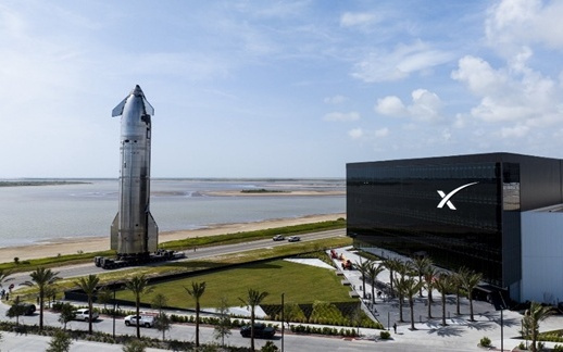 SpaceX发布新型“星舰”图：已运抵得州进行飞行前测试