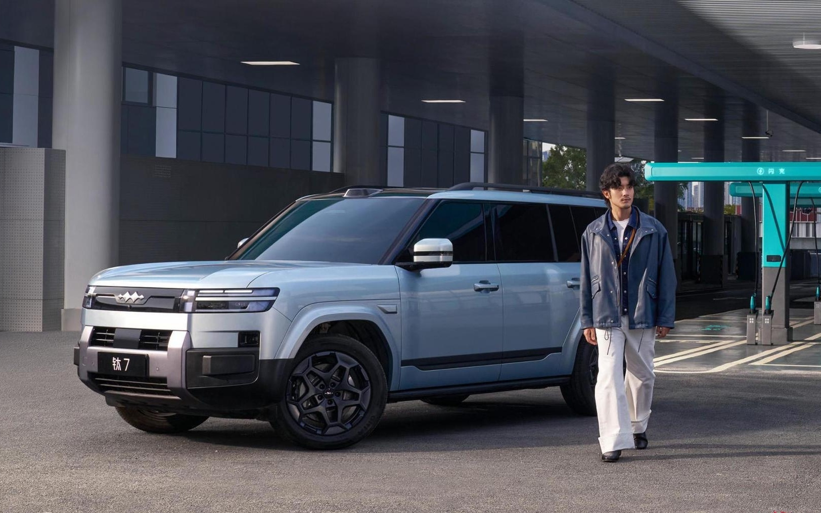 方程豹钛3闪充版上市 充饱电不到9分钟