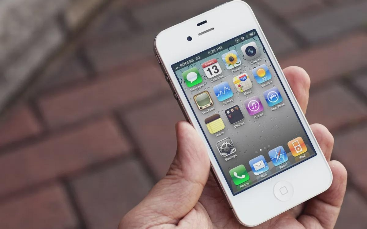 发布15年后,iPhone 4突然爆火