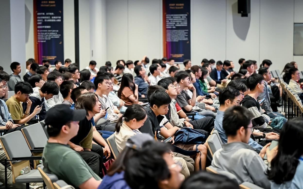 北纬诺贝巅峰对话|乔·韦曼走进中关村两院,深度解读AI时代企业增长新逻辑