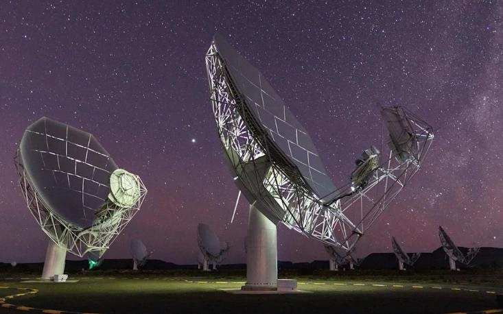 彗星3I/ATLAS“解体”疑云：喷射轨迹长达百万公里，OH信号击碎“外星母舰”假说