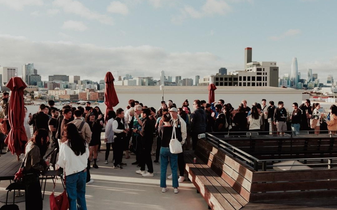 Manus数十亿美元卖身，中国AI应用的关键词只有一个｜深氪