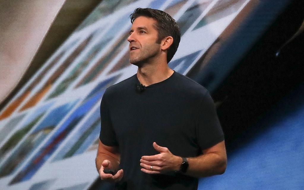 换帅之际，苹果面临转型挑战