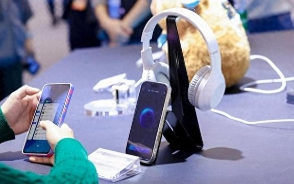 助行器、外骨骼、手语大模型……“杨‘数’浦”展区精彩纷呈