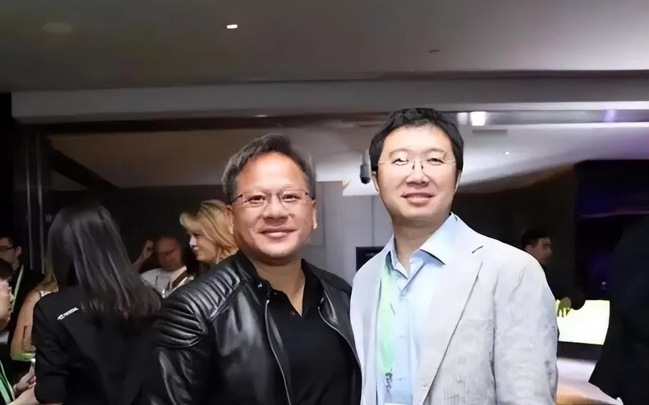 文远通过聆讯：单季营收1.27亿英伟达加持争夺港股Robotaxi第一股
