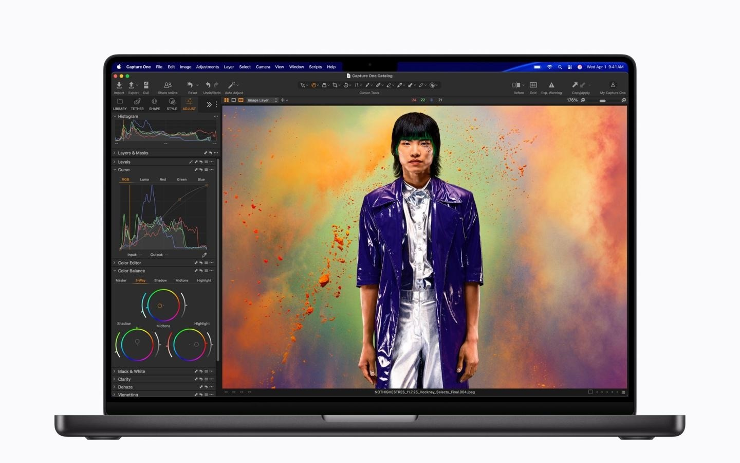 苹果14英寸MacBook Pro，压不住M5 Max芯片！