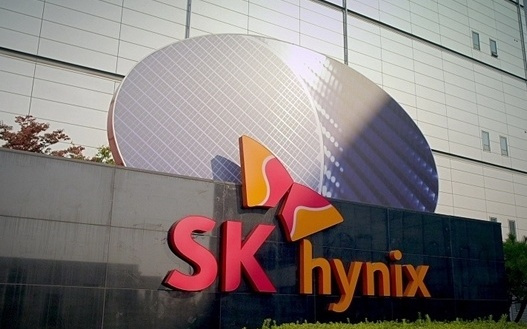 存储太火抢疯了！SK集团董事长：计划未来五年将晶圆产能翻倍