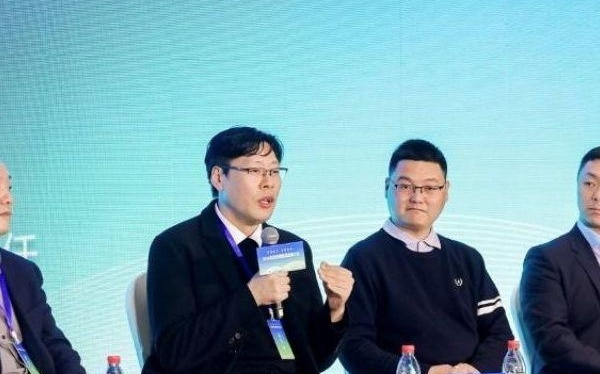 圆桌对话：AI+电力深度融合 算电协同赋能产业升级｜2026华夏双碳能源发展大会