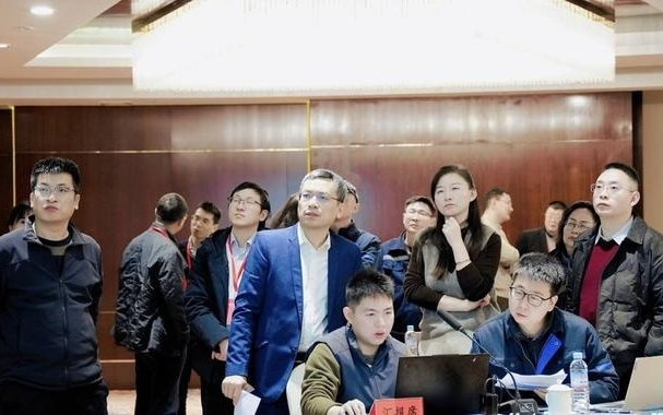 如何用二氧化碳“烧”出电来？专访“超碳一号”总设计师黄彦平