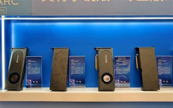 Intel 32GB大显存新卡游戏实测：光追领先RTX 5060 Ti最高14%！