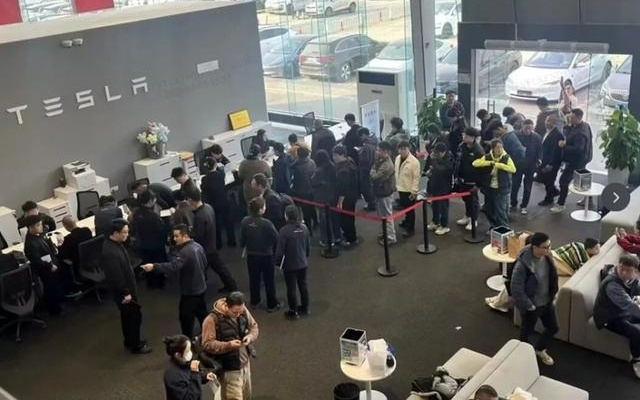 半两财经｜特斯拉3月购车福利：付费车漆直减8000元