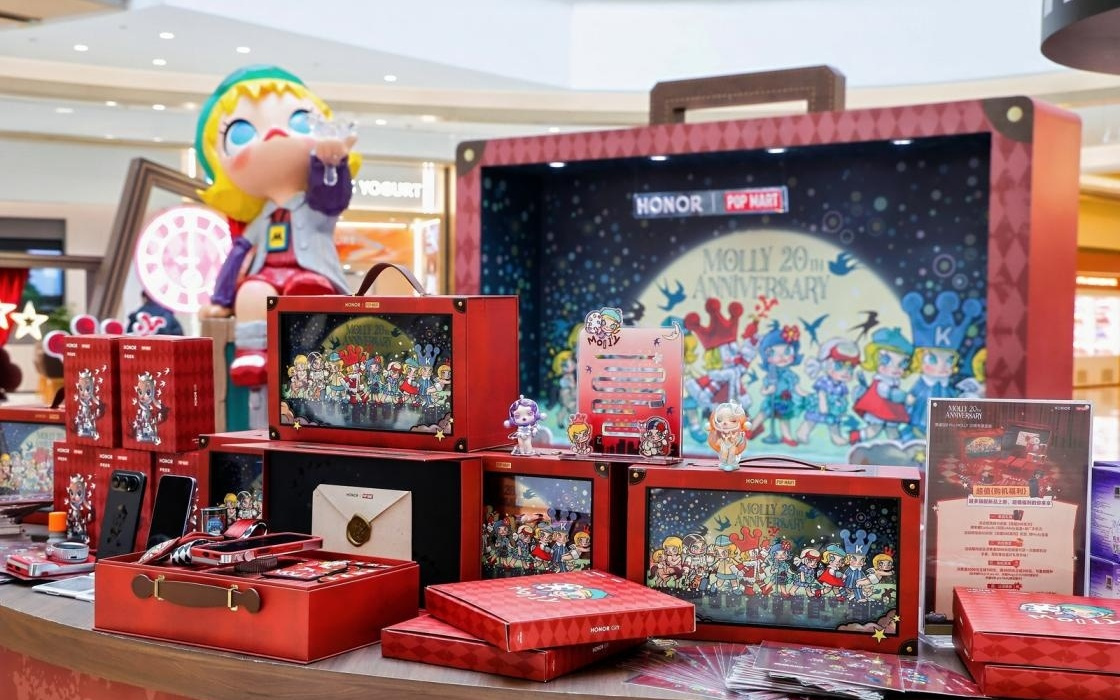 荣耀500泡泡玛特联名款手机正式开售，科技潮玩碰撞点燃市场热情