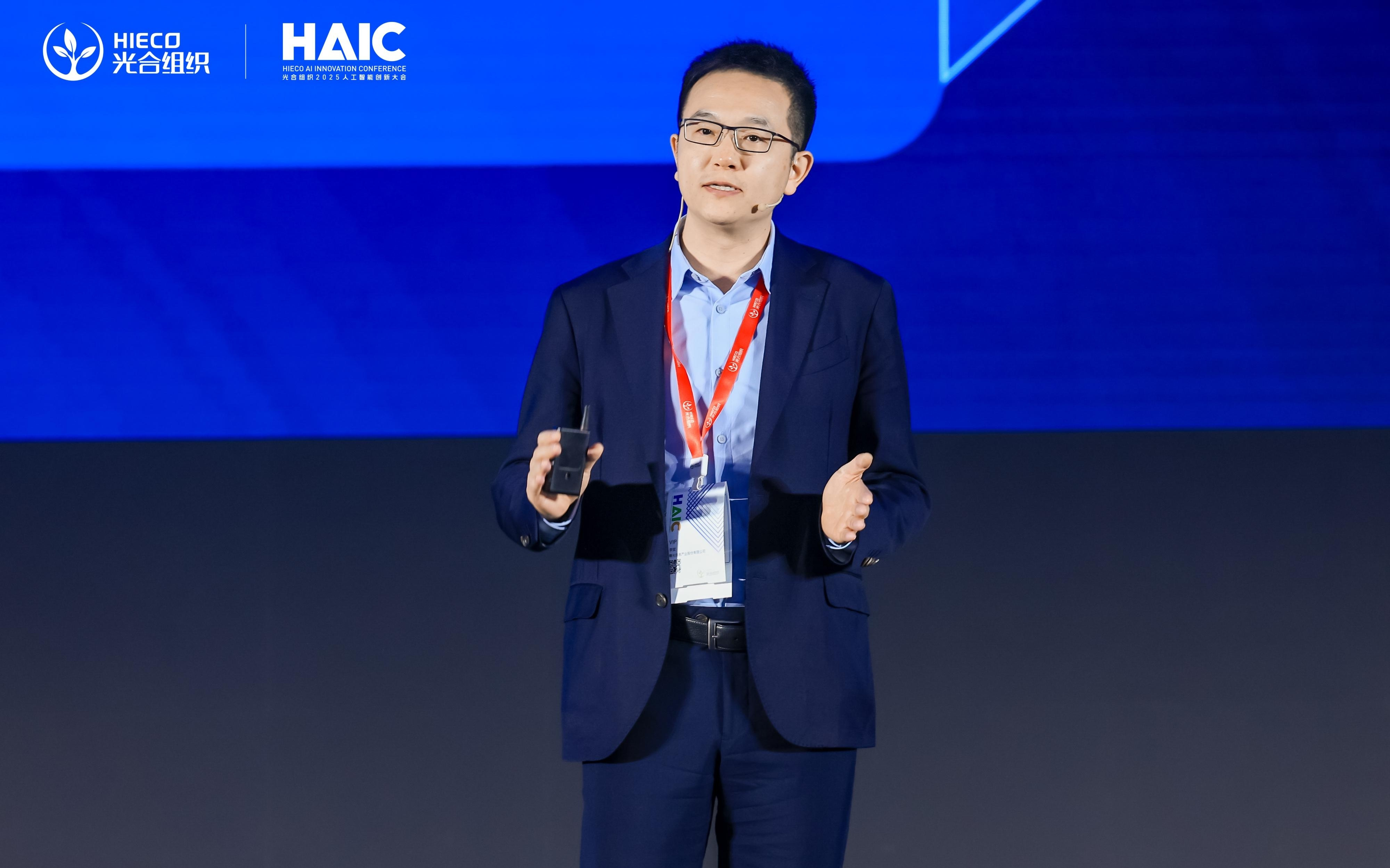 AI领域也要反“内卷”！对话中科曙光高级副总裁李斌：构建开放算力底座才能实现国产算力集群创新