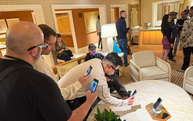 荣耀ROBOT PHONE亮相CES,斩获多项大奖