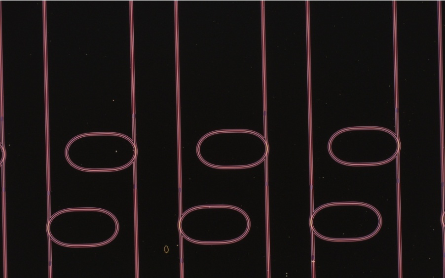 “跑道型”微谐振器大幅降低光损耗