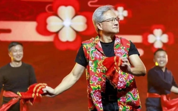 “黄仁勋本月又要来华”