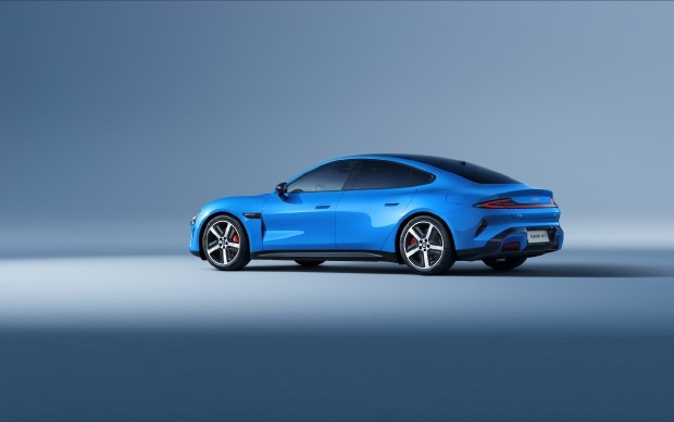 雷军正式宣布,击败特斯拉!