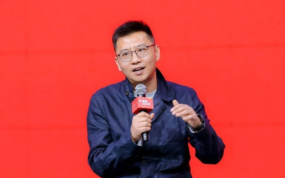 人类会彻底沦为无用阶级吗？