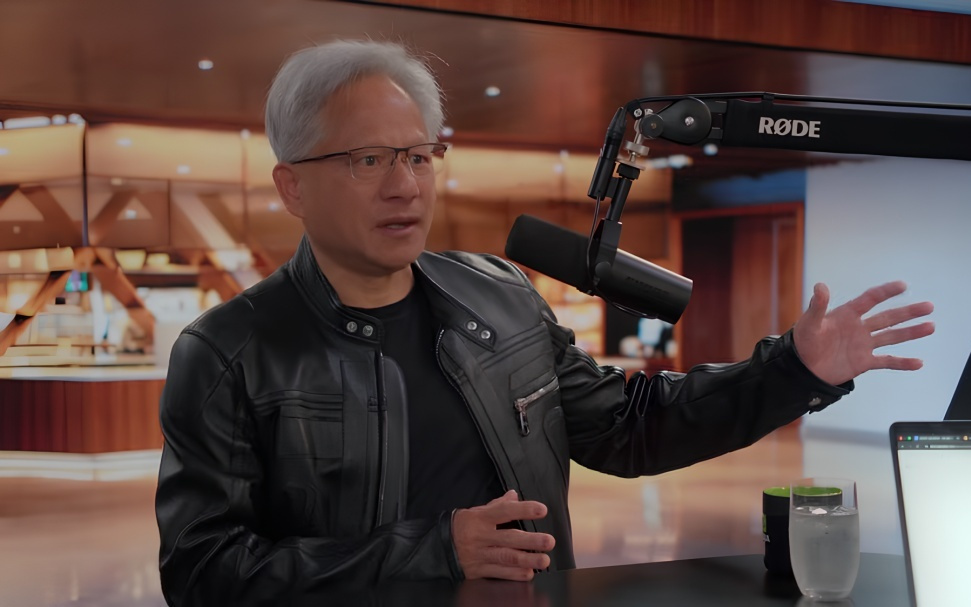 刚刚，梁文锋被曝史上首次融资！DeepSeek V4彻底摆脱英伟达