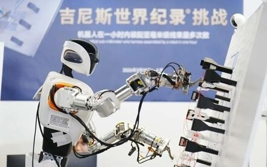 从“天才少年”到它石智航首席科学家，丁文超：让机器人真正能“干活”