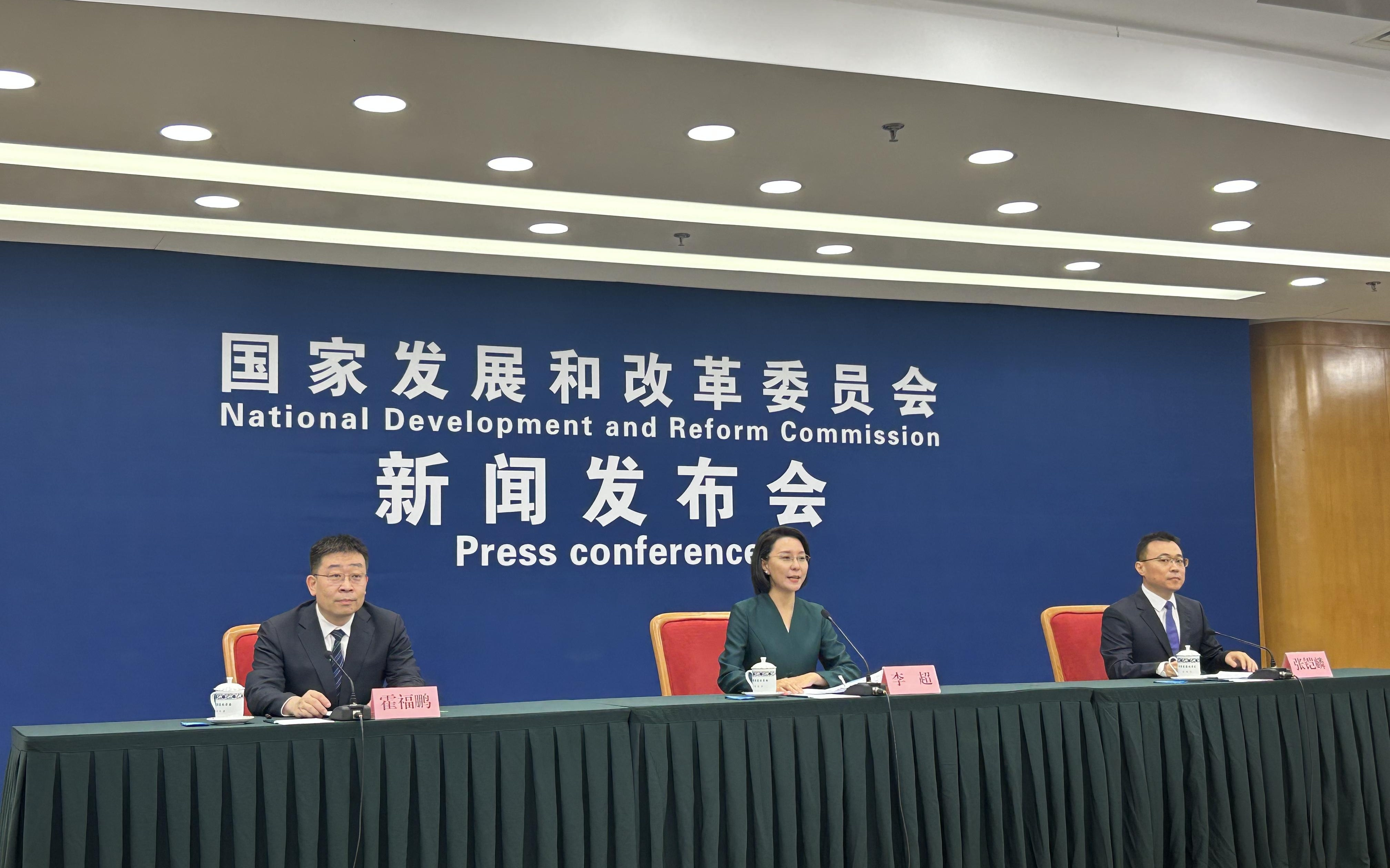 国家发改委：发展“人工智能+” ，未来一到两年是落地的关键窗口