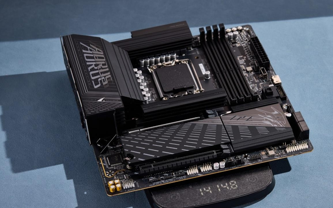 技嘉B860M AORUS PRO WIFI7主板评测：酷睿Ultra 200处理器好搭档