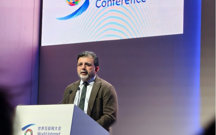 让物理世界学会思考，高通Nakul在MWC解读工业AI和具身智能