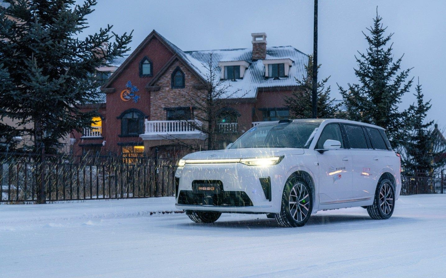 终于有电动汽车愿意兜底了