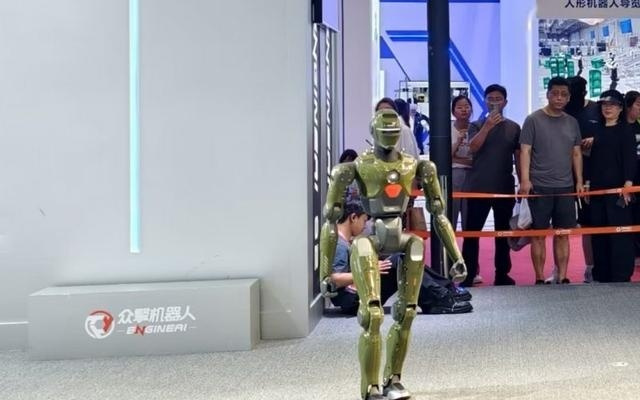 「机器人+」资本加速集结，众擎机器人选择“慢”商业化