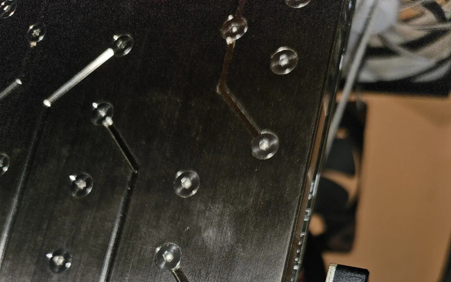 玩家硬改ROG RTX 5090显卡刷入1000W BIOS，无视警报致接口熔毁