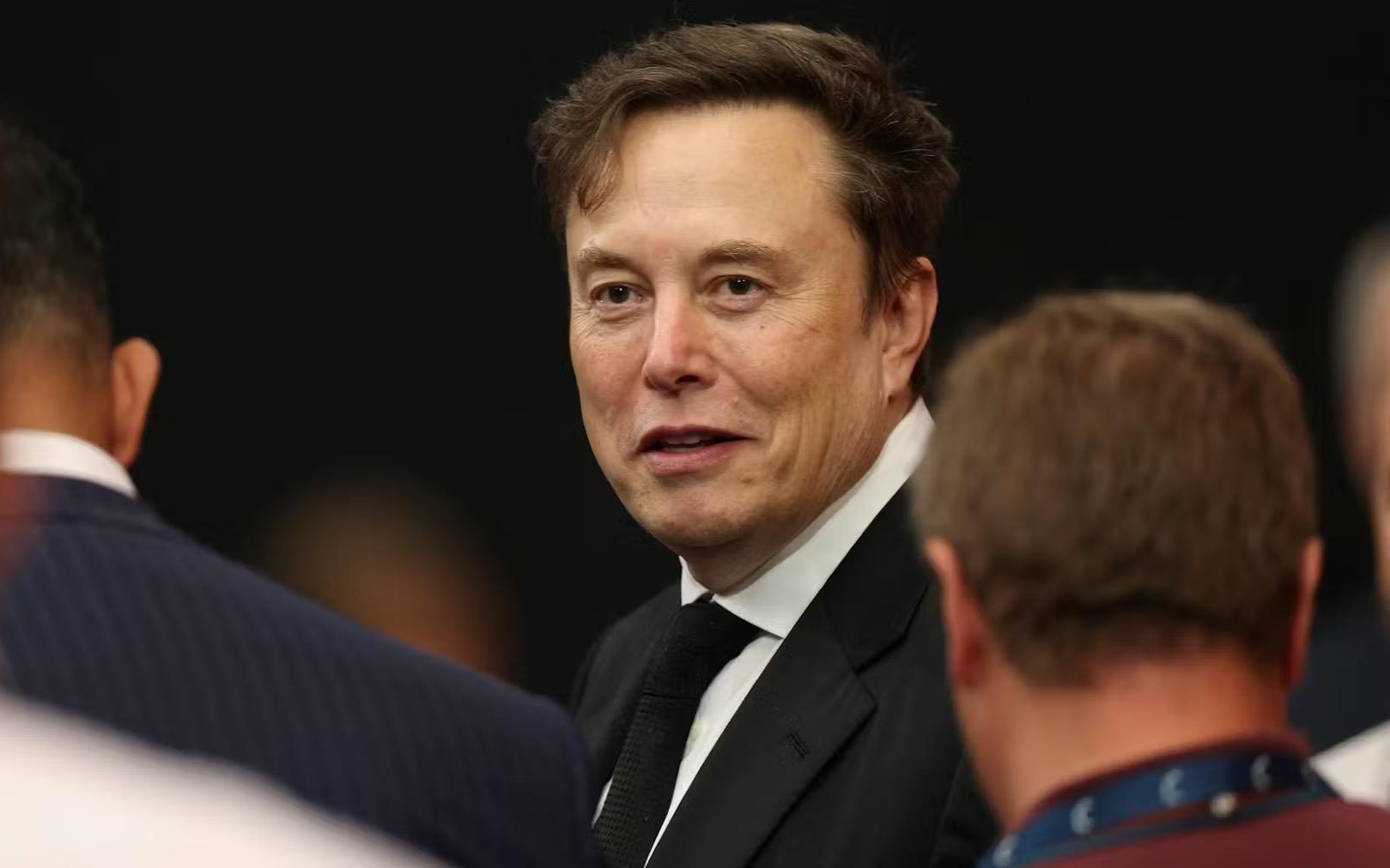 早报｜曝Siri史上最大更新将亮相WWDC/SpaceX最快本周提交IPO/Epic Games宣布裁员逾千人