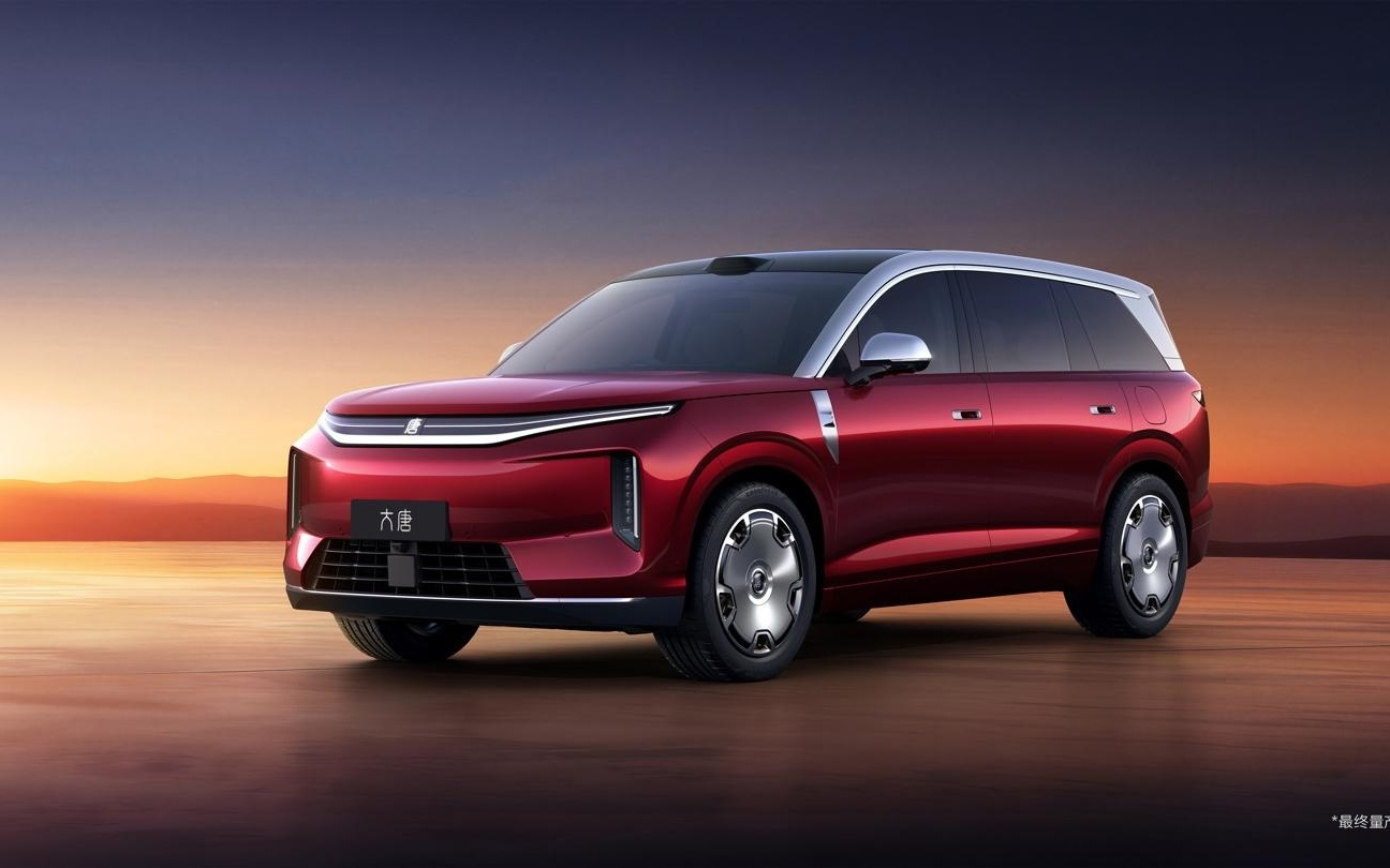 苹果M5系列MacBook Pro / Air登场;微信公布2月朋友圈热度谣言