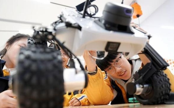 AI教育走进北京市丰台区怡海中学