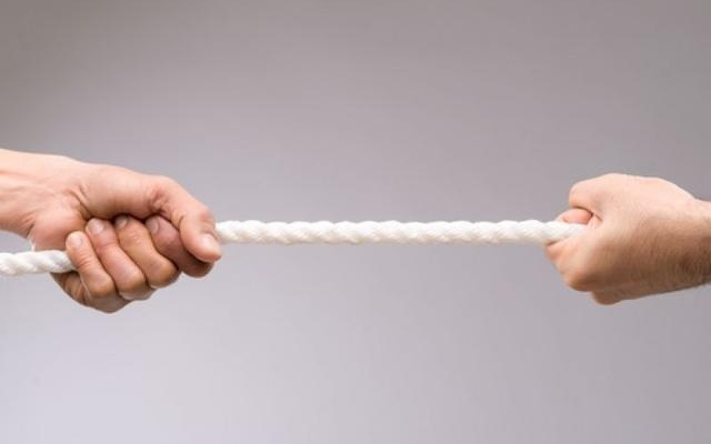 AI大模型C端入口商战升级！微信“封杀”元宝背后：挡住豆包、千问才是重头戏？