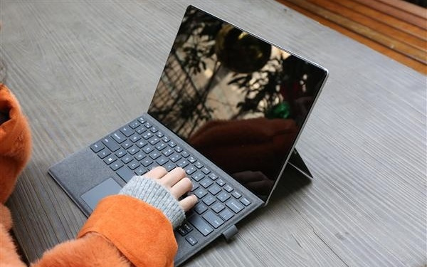 Windows 11触控板迎史上最大升级！新增四种手势：自动滚动、加速滚动终于来了