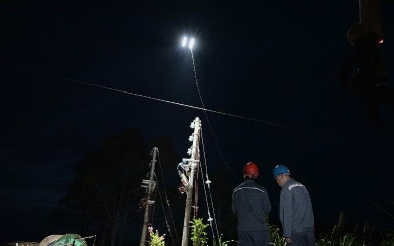 开“天眼”了！系留无人机照明技术破解韶关夜间电力施工难题