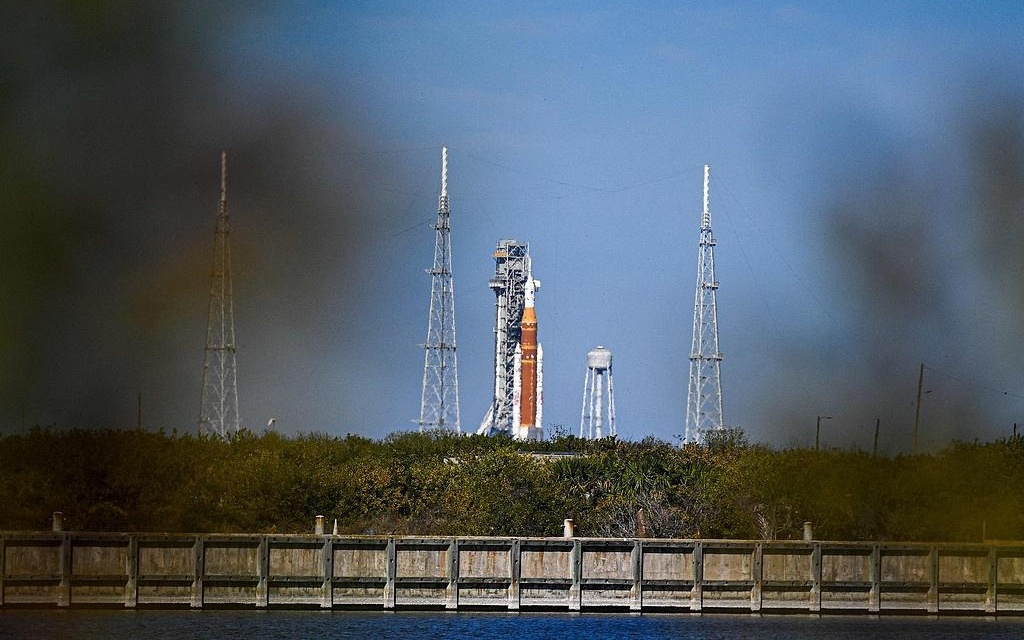 关键测试遇燃料泄漏，美载人绕月任务再推迟一个月