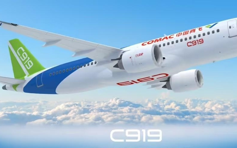 中国商飞C919首次亮相中东地区，准备参加11月17日2025迪拜航展