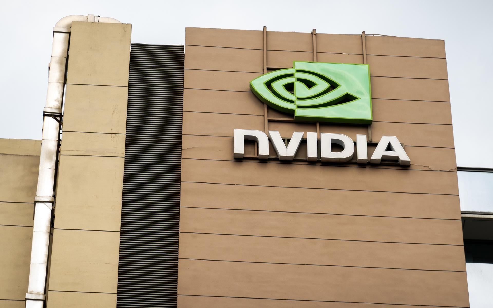 黄仁勋称编码员人数会急剧增长，每个人都应该尝试使用AI