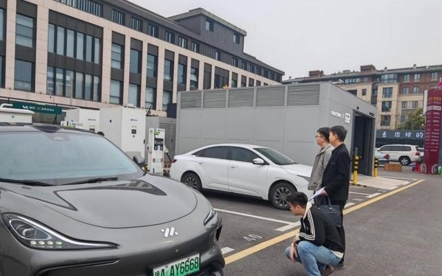 AI守护充电安全，民出行更省心！