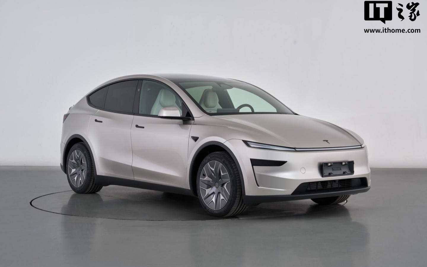 续航最强特斯拉登陆工信部：Model 3 新增 830km 版车型