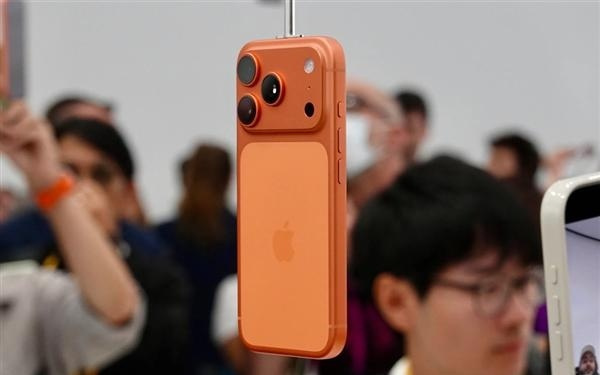 iPhone 17系列卖爆 苹果将超越三星成为行业第一