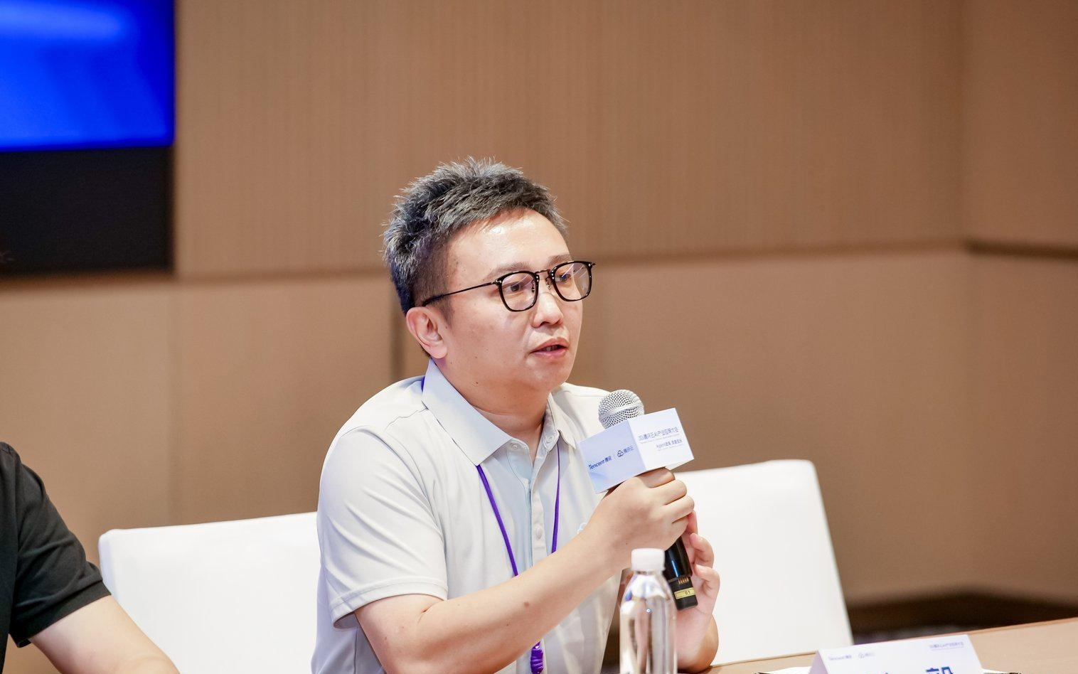 当友商狂卷Token营收,腾讯AI为什么敢给智能体业务“不设KPI”?