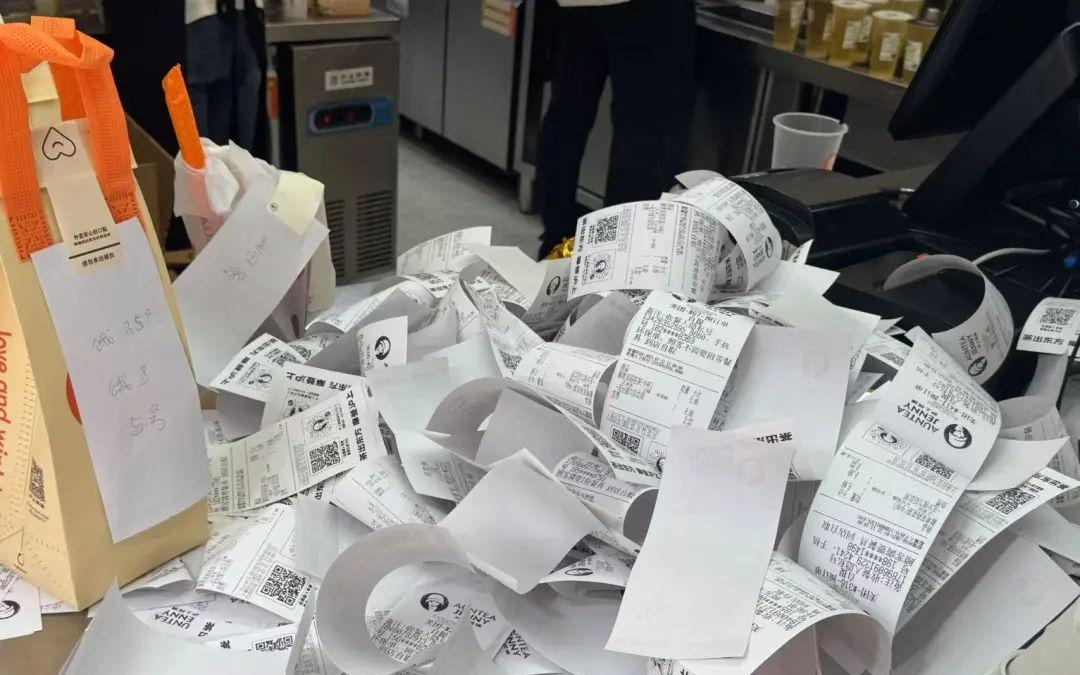 补贴大战继续！美团加码“0元购”，沪上阿姨忙到闭店
