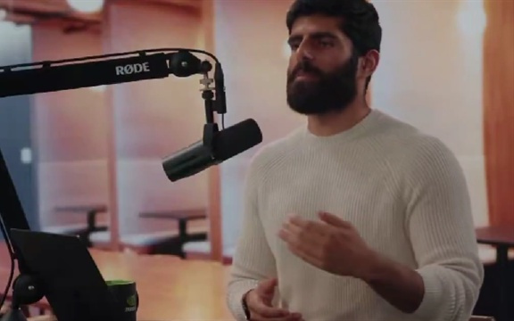 你不是在和一个Loser说话！黄仁勋回应美国对中国禁售芯片情绪失控：太蠢了 完全是失败心态