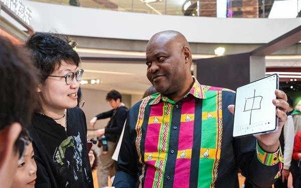 全球最平整折叠屏卖爆！OPPO Find N6泰国首销日销量达上一代的245%