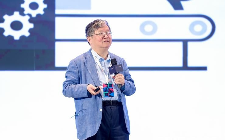 郭毅可院士：AI带来「知识通胀」，击碎了传统教育的「前提假设」丨GAIR 2025