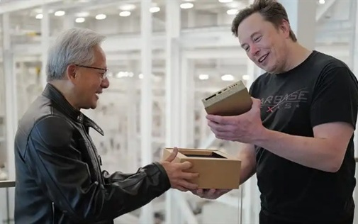 黄仁勋透露“心酸往事”：NVIDIA首款AI超算只有马斯克敢下单